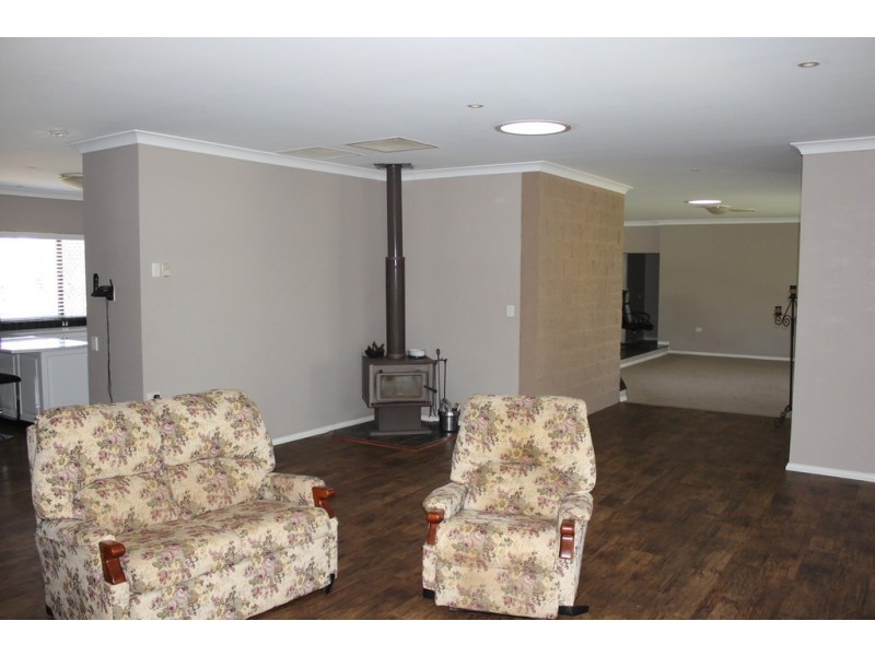 91 Chelldan Ave, Dalby QLD 4405