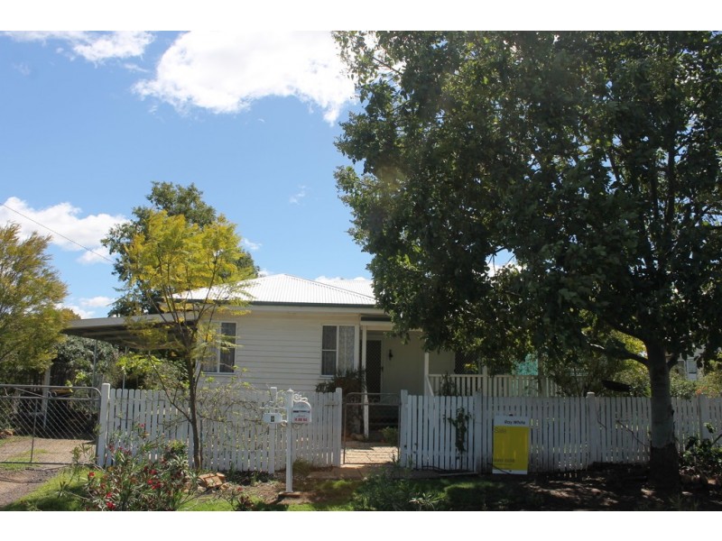 9 Dan Street, Dalby QLD 4405