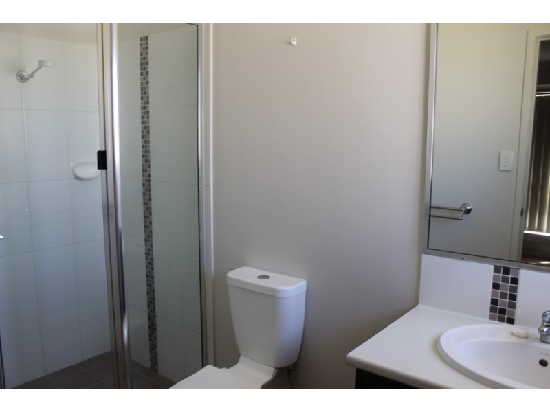 3 Barry Place, Dalby QLD 4405