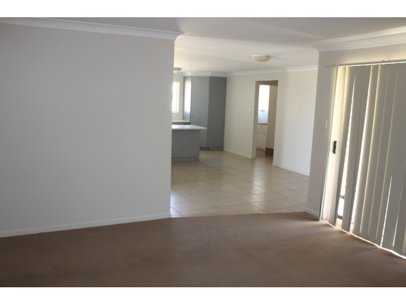 3 Barry Place, Dalby QLD 4405