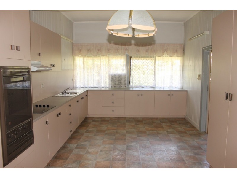 60 Pratten Street, Dalby QLD 4405