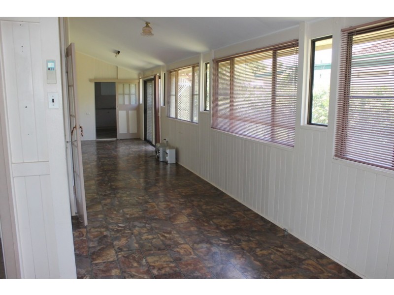 60 Pratten Street, Dalby QLD 4405