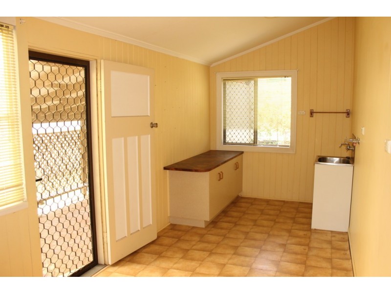 60 Pratten Street, Dalby QLD 4405