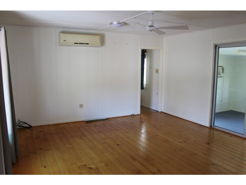 1 Geisel Street, Dalby QLD 4405