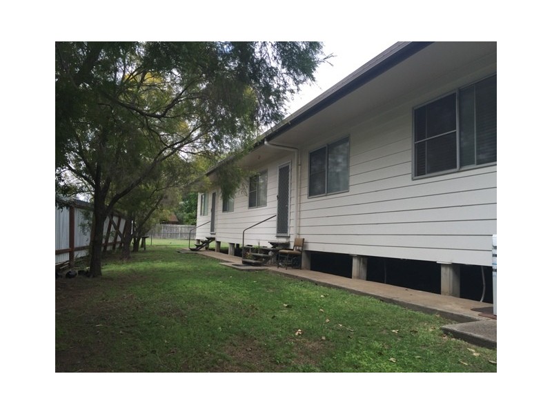 2/13 Arthur Street, Dalby QLD 4405