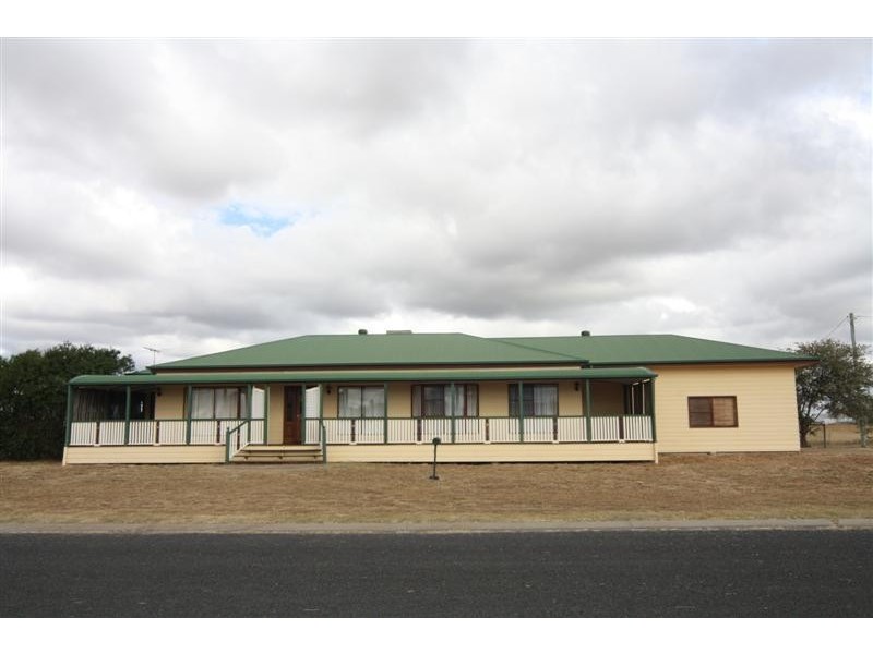 6 Agnes St, Dalby QLD 4405