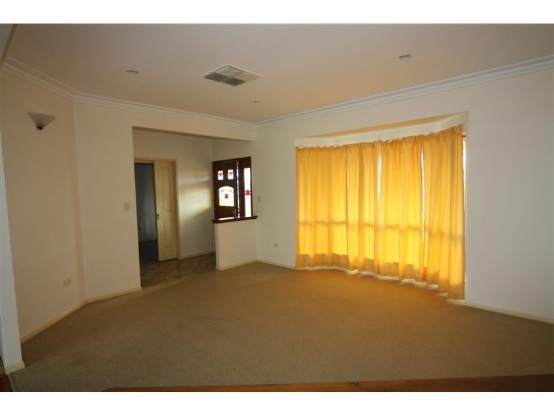 6 Agnes St, Dalby QLD 4405