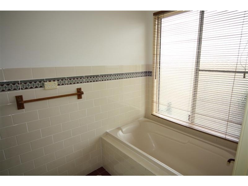 6 Agnes St, Dalby QLD 4405