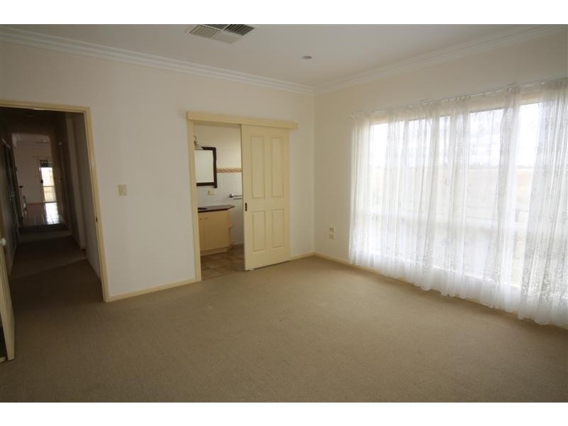 6 Agnes St, Dalby QLD 4405