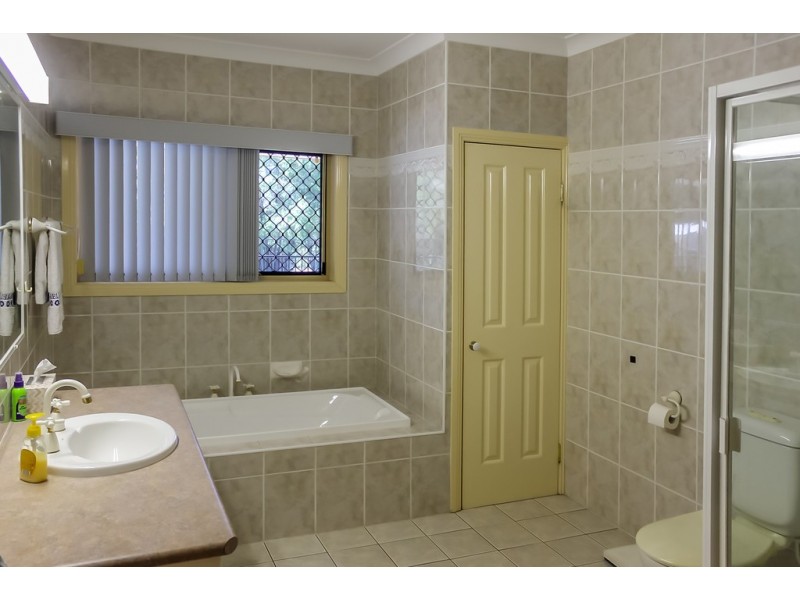 84 Summer Avenue, Dalby QLD 4405