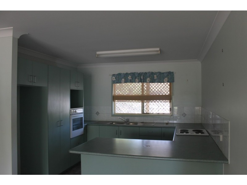 2/18 Condamine Street, Dalby QLD 4405