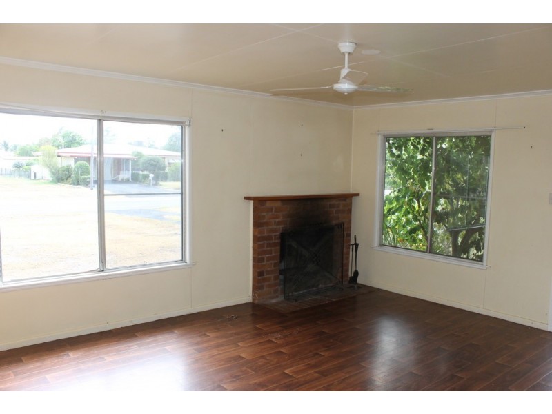 98 Wood Street, Dalby QLD 4405