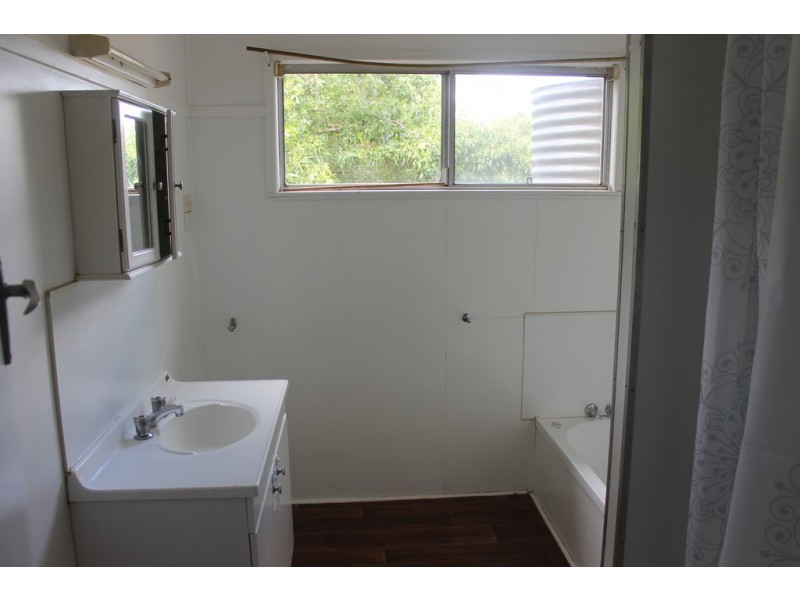 98 Wood Street, Dalby QLD 4405