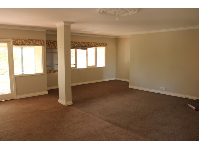 54 Alice St, Dalby QLD 4405