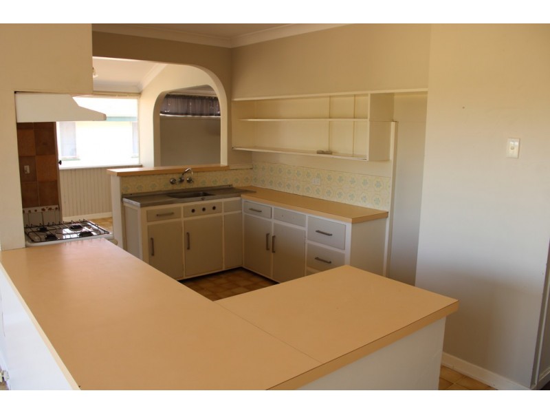 54 Alice St, Dalby QLD 4405