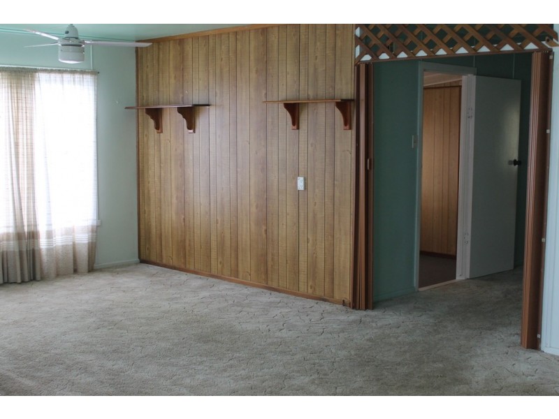 8 Nicholson Street, Dalby QLD 4405