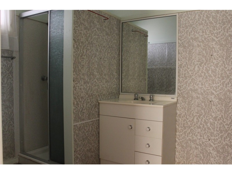 8 Nicholson Street, Dalby QLD 4405