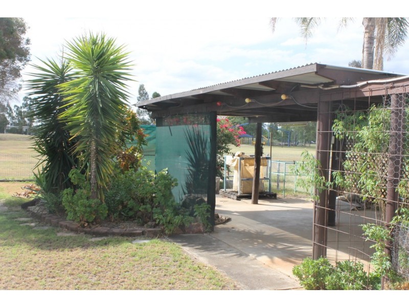 8 Nicholson Street, Dalby QLD 4405