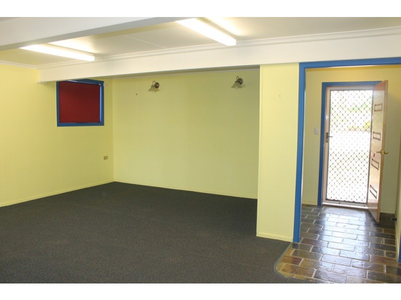 24 McQueen Street, Dalby QLD 4405