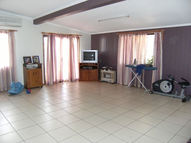 6 Wallace Street, Dalby QLD 4405