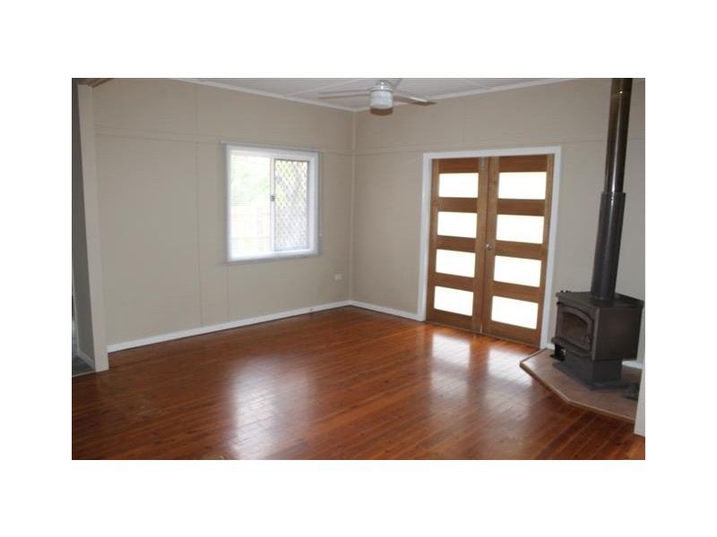 4 Wooburn Street, Dalby QLD 4405