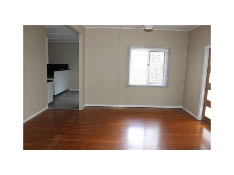 4 Wooburn Street, Dalby QLD 4405