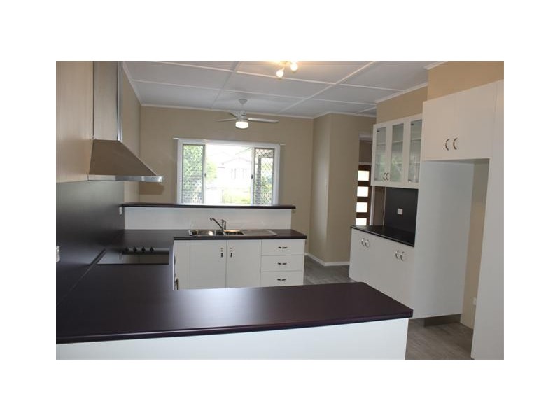 4 Wooburn Street, Dalby QLD 4405