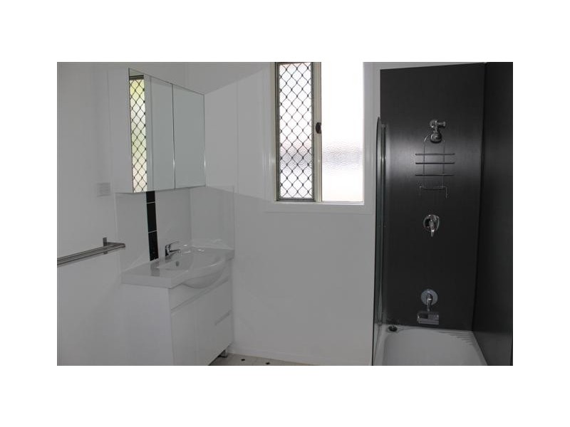 4 Wooburn Street, Dalby QLD 4405