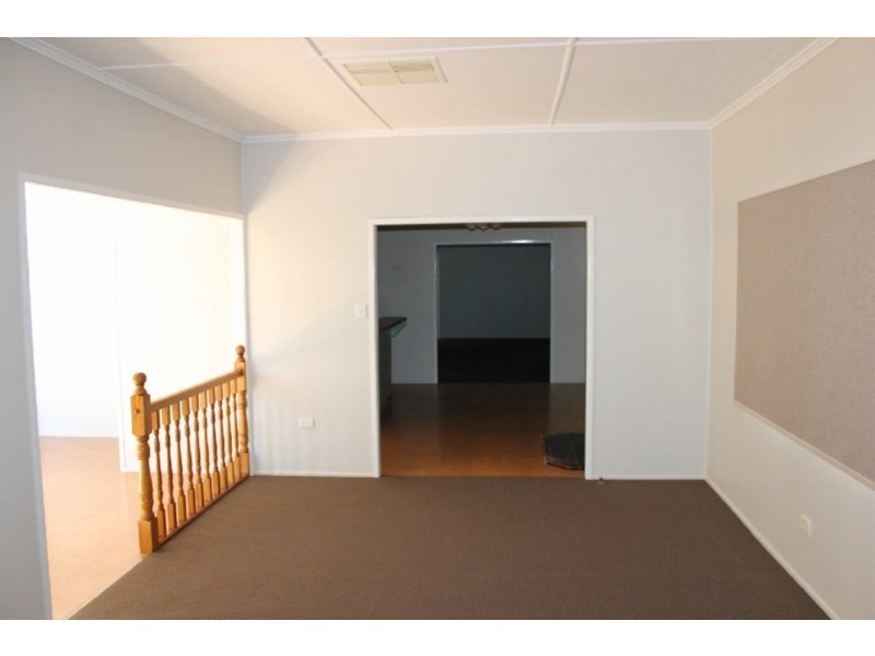 32 Edward Street, Dalby QLD 4405