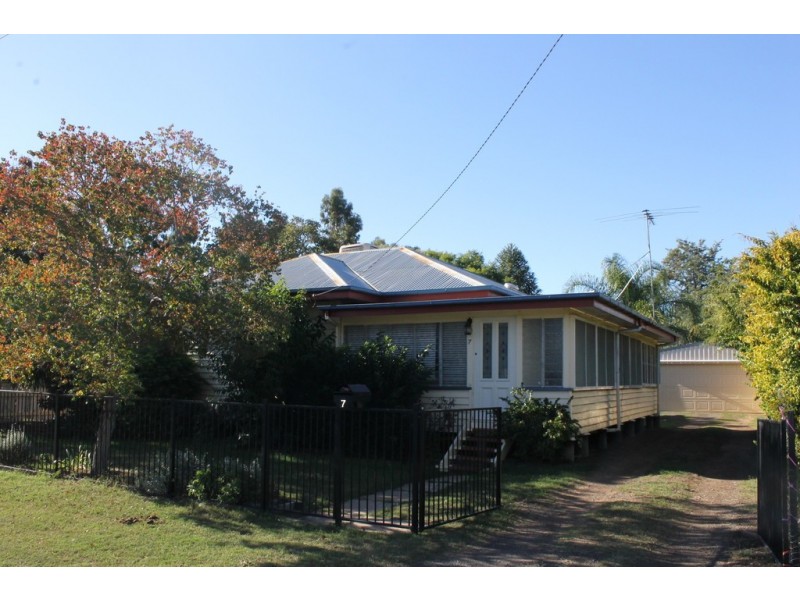 7 Thorley Street, Dalby QLD 4405