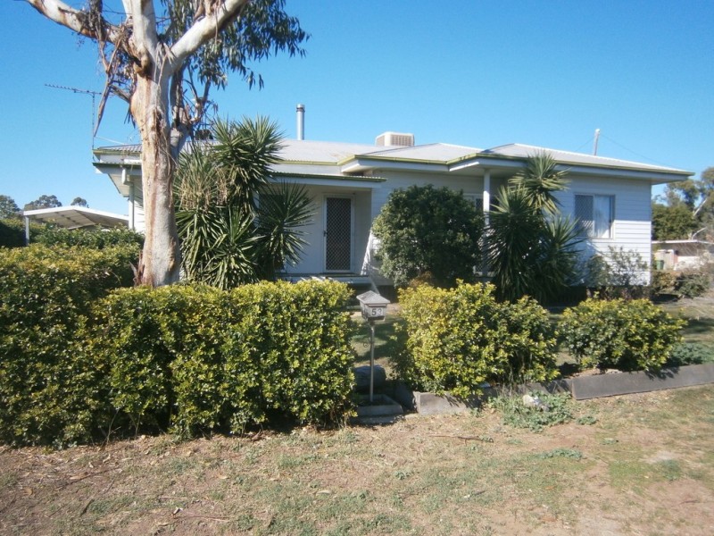 53 Charles St, Dalby QLD 4405
