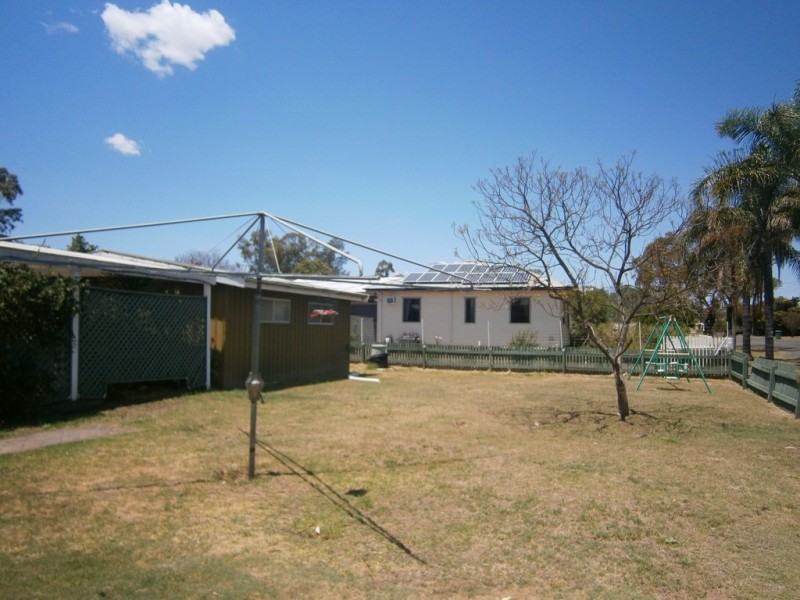 53 Charles St, Dalby QLD 4405