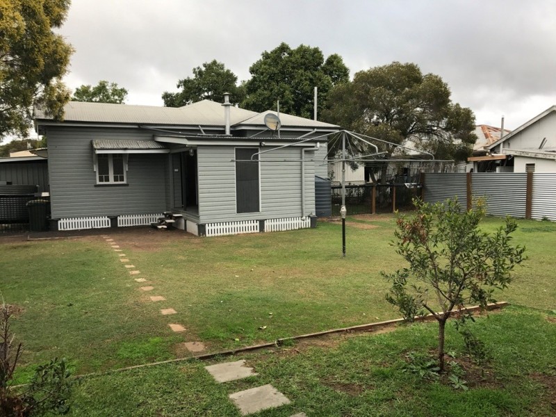 3 Alice Street, Dalby QLD 4405