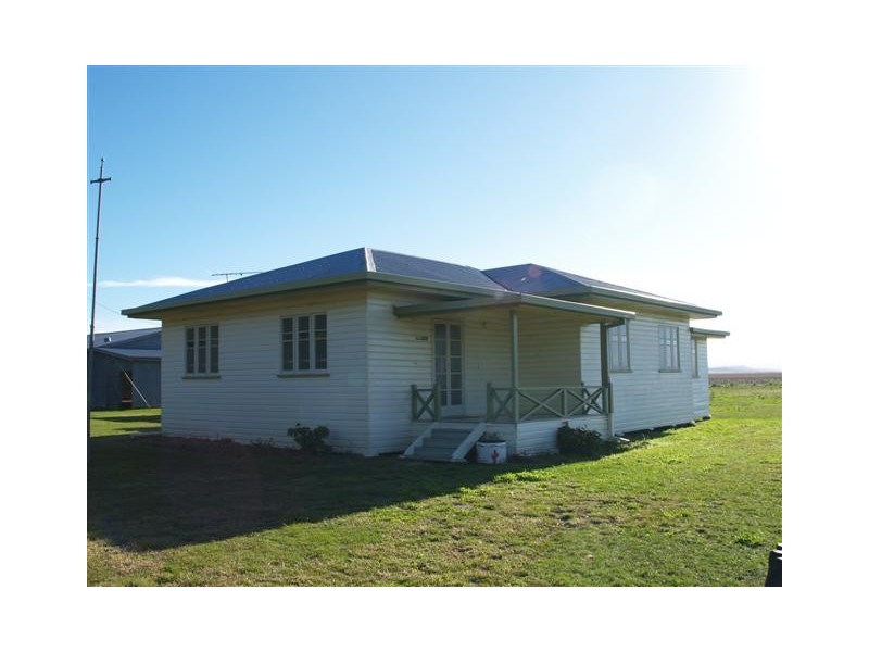 87 Mocattas Cnr Rd, Dalby QLD 4405