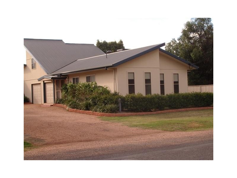 2/112 Condamine St, Dalby QLD 4405