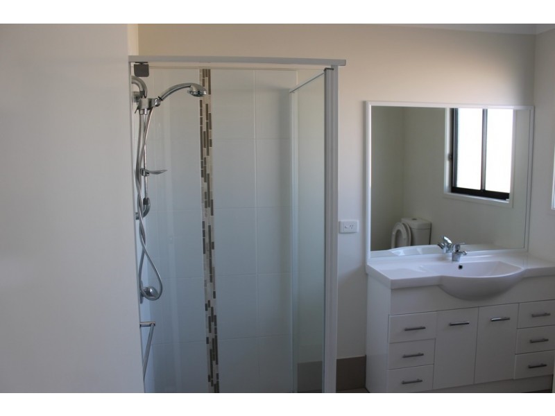 17 Gosden Drive, Dalby QLD 4405