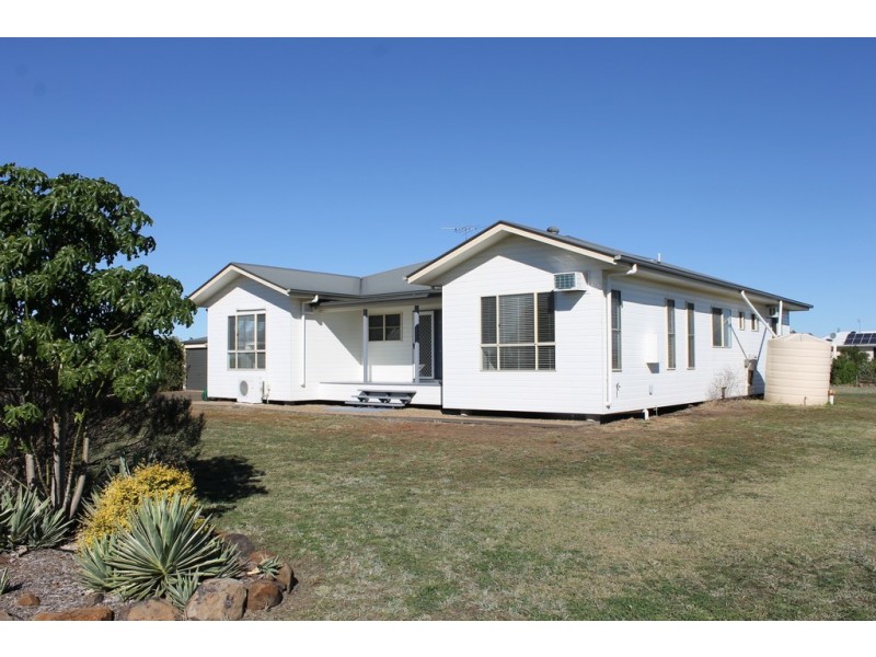 148 Sandalwood Ave, Dalby QLD 4405