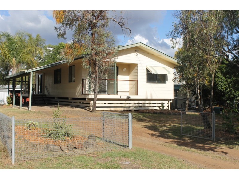 69 Orpen St, Dalby QLD 4405