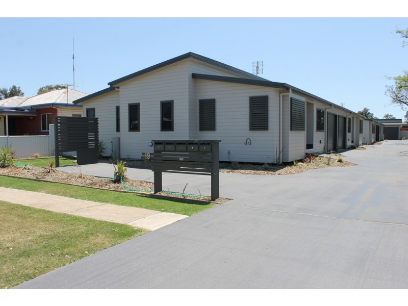 2/19 Bunya Street, Dalby QLD 4405