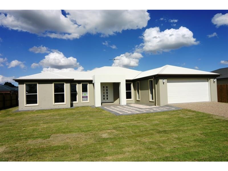 1 MONTCLAIR PLACE, Dalby QLD 4405