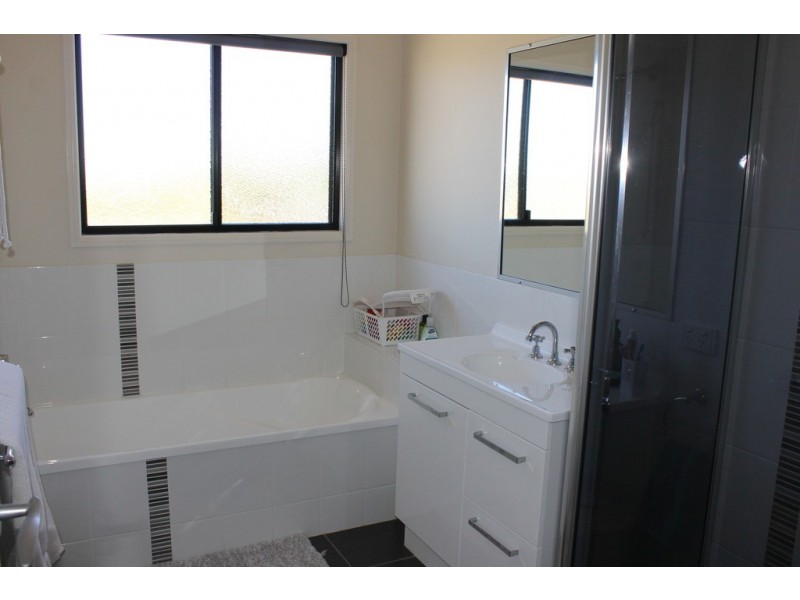 14 Vanessa Drive, Dalby QLD 4405