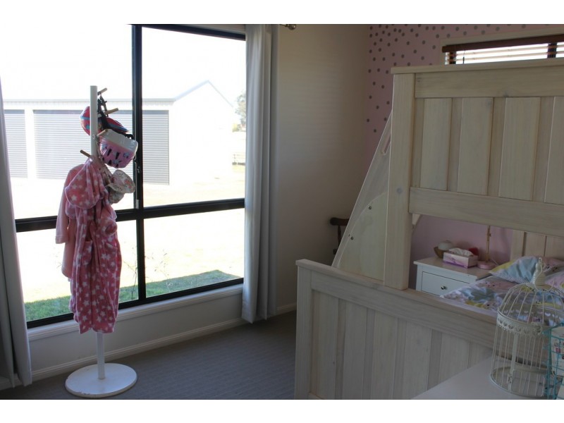 14 Vanessa Drive, Dalby QLD 4405