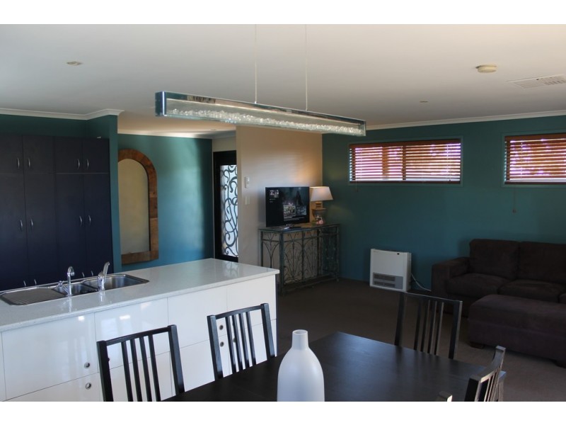 4 Oxley Place, Dalby QLD 4405