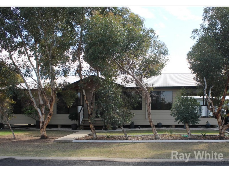 4 Sullivan Crescent, Dalby QLD 4405