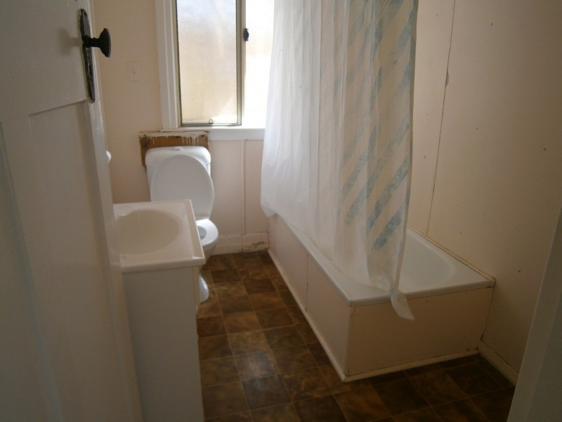 11 Dan Street, Dalby QLD 4405