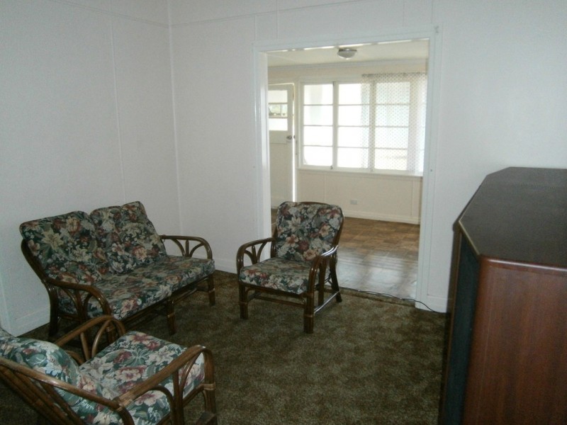 11 Dan Street, Dalby QLD 4405