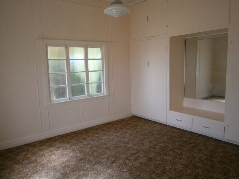 11 Dan Street, Dalby QLD 4405