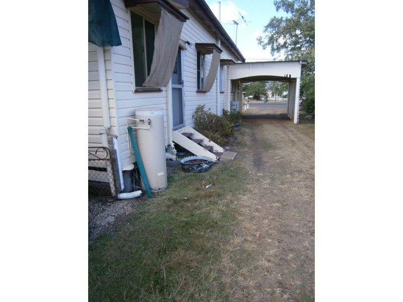 11 Dan Street, Dalby QLD 4405