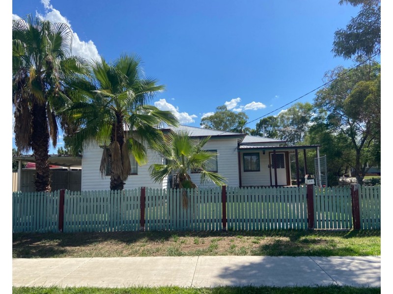 14 Bagot Street, Dalby QLD 4405