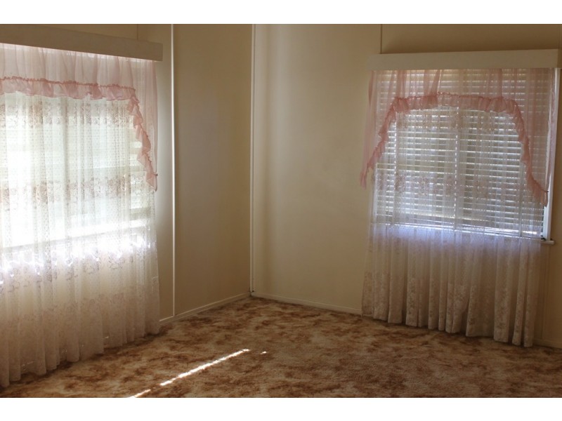 15 Knox Street, Dalby QLD 4405